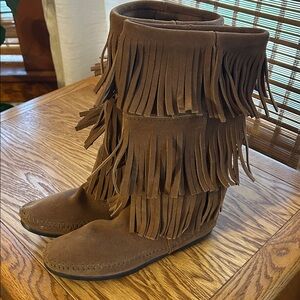 Minnetonka Triple Layer Fringe Boots Brown Moccasins Size 7